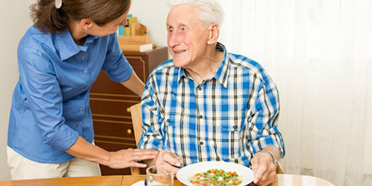 La importancia de una nutrición adecuada en la tercera edad - Residencia Geriátrica Señor de Nazareno